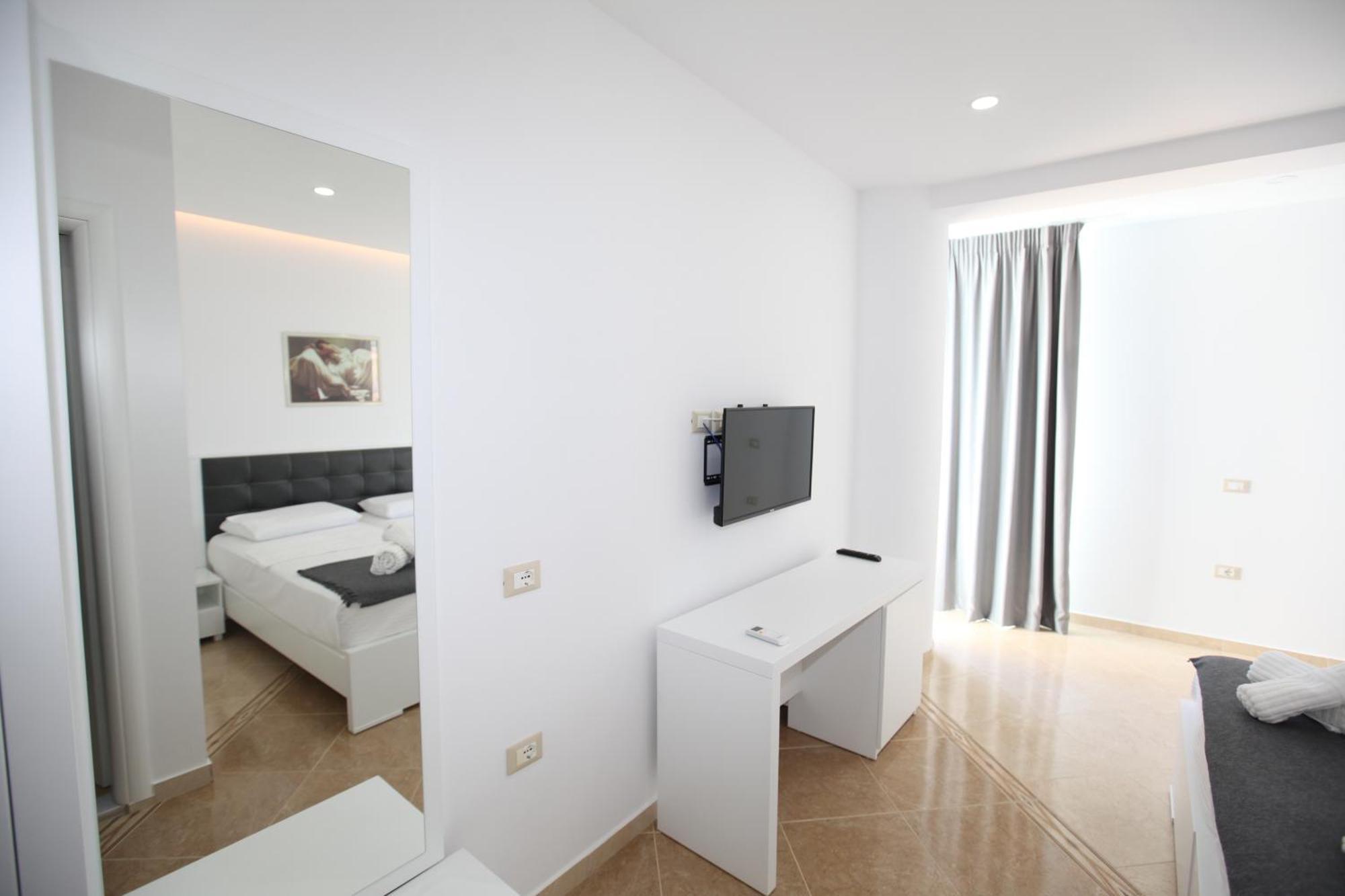 Nika Hotel Saranda Dış mekan fotoğraf