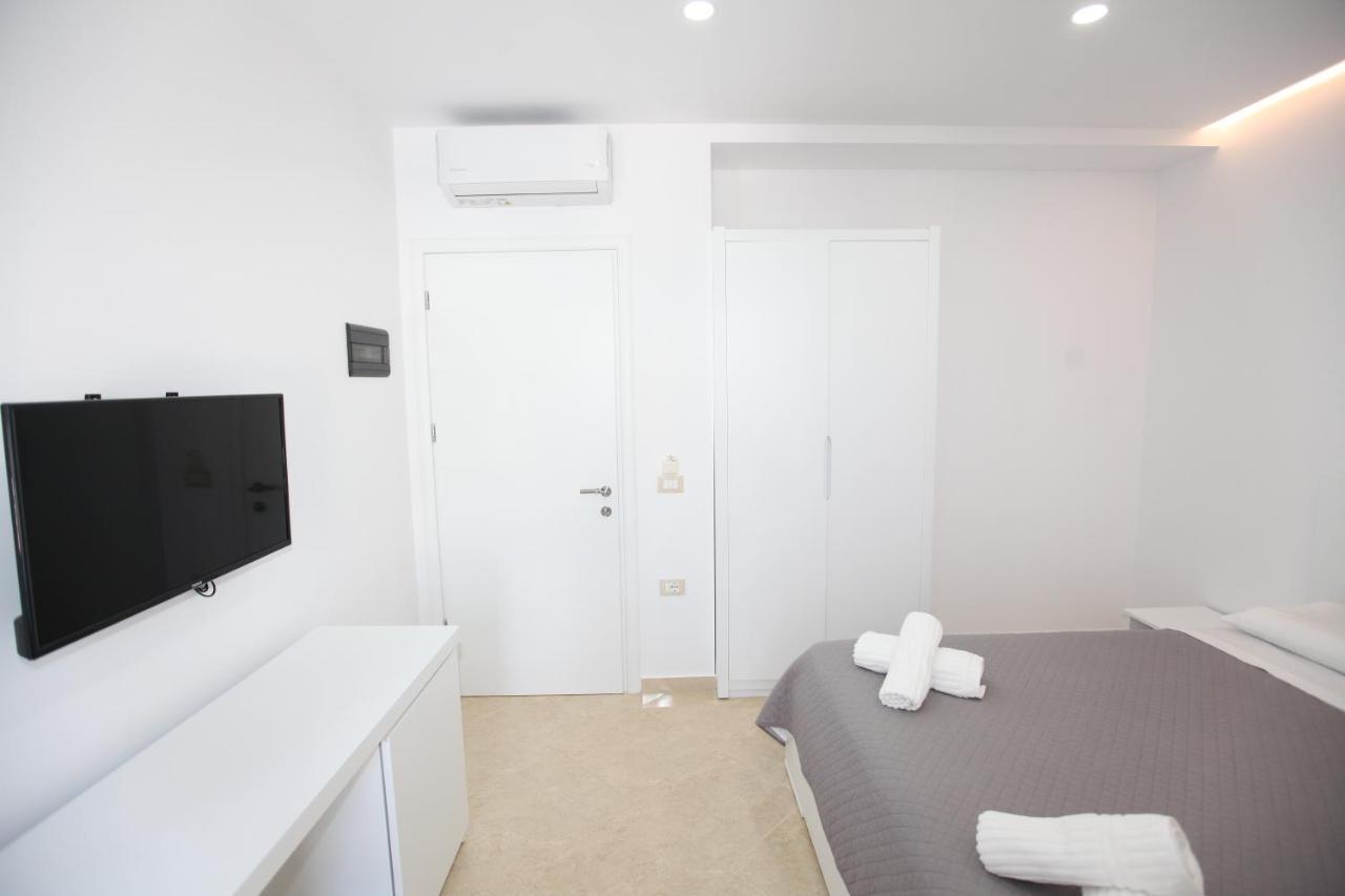 Nika Hotel Saranda Dış mekan fotoğraf