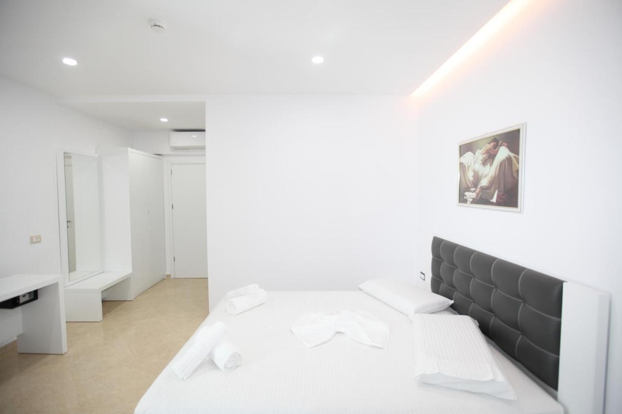 Nika Hotel Saranda Dış mekan fotoğraf
